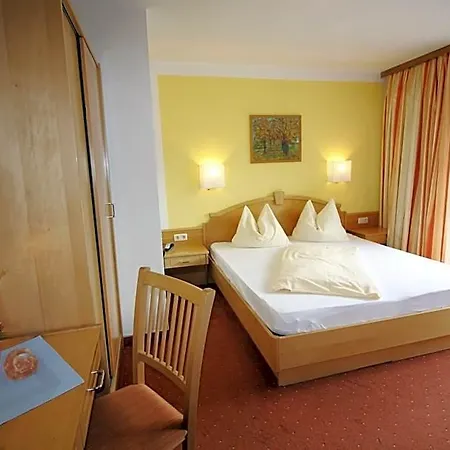 Bed & Breakfast St.leonhard 3*