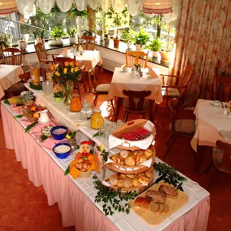 圣乐哈膳食公寓