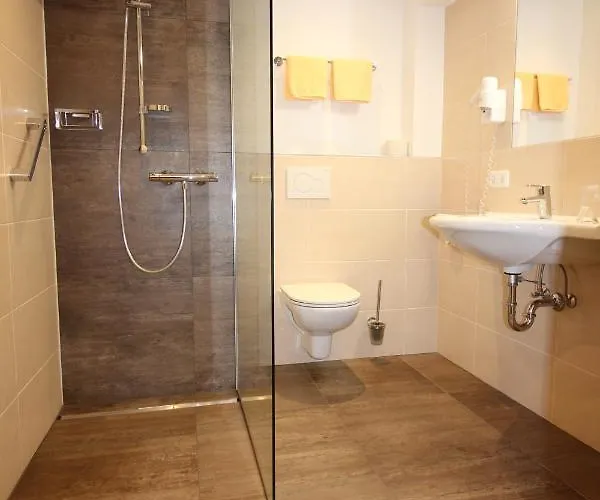 Oda ve Kahvaltı St.leonhard 3*